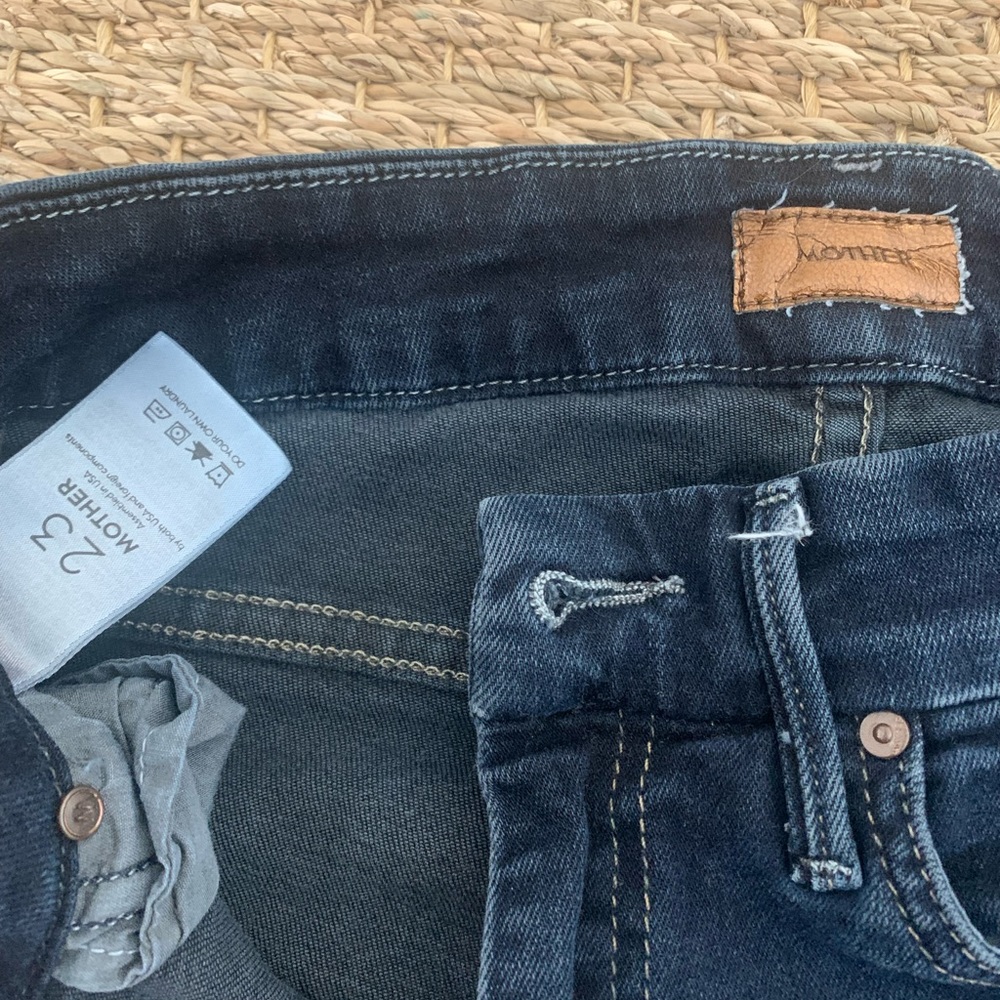 Size 23 skinny Mother Jeans Ankle length.  Dark wash